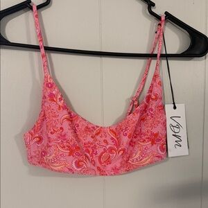 Pink Paisley VDM Swim Top NWT Small